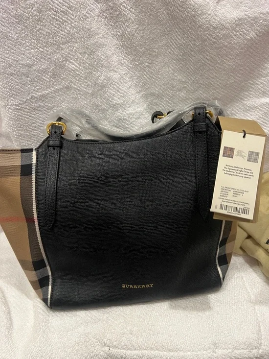 Burberry Black Leather Shoulder Bag with Beige Check Panels - Picture 4 of 15